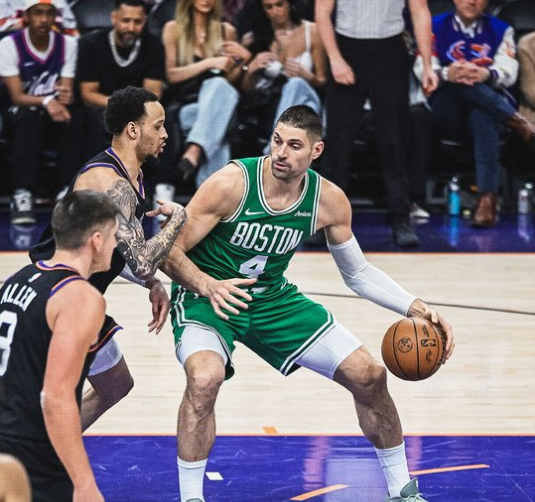 世界杯手机观看-巩固东部第二！绿军逆转大胜太阳 怀特22+8+8格林18中5